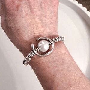 Uno de 50 Pearl Beaded Stretch Bracelet
